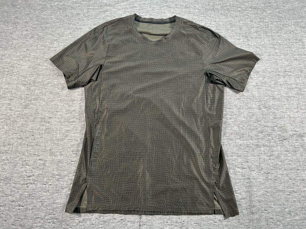 Lululemon License To Train Shirt Mens Large Short Sleeve Performance Workout